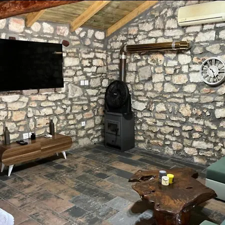 Nikos Apartment *