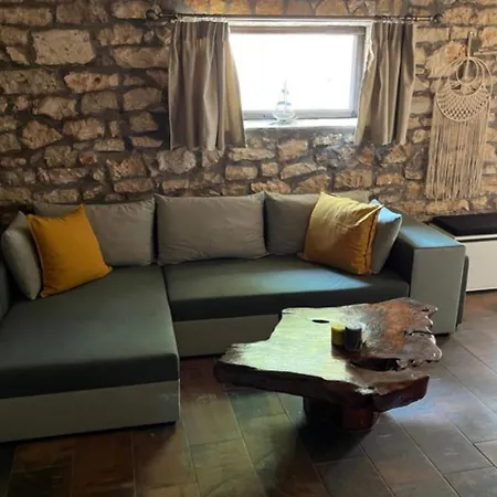 Apartment Nikos *